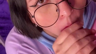 Так вот че ты такая зануда, тебя просто большим членом не кормили